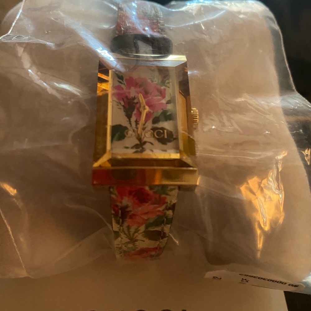 Gucci watch new with box and tags